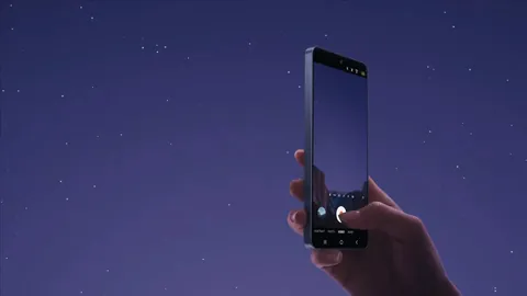 英超引入半自动越位检测，新规则引发对比赛流畅性的讨论与关注