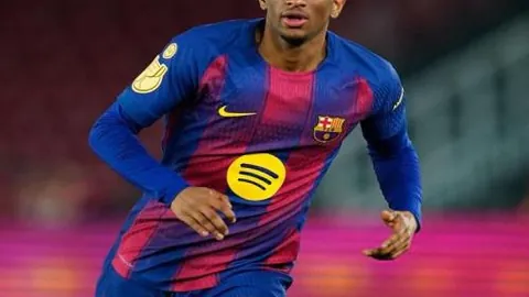 意媒：萨沃纳将休战数周，坎比亚索伤势不重，道格拉斯肌肉受损